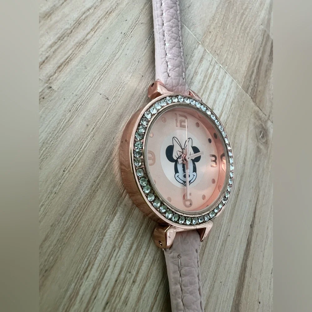 Disney ladies rose gold tone Minnie Mouse watch NEW BATTERY
